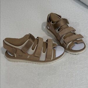 NEW UGG Goldencoast Multi strap Sandals
